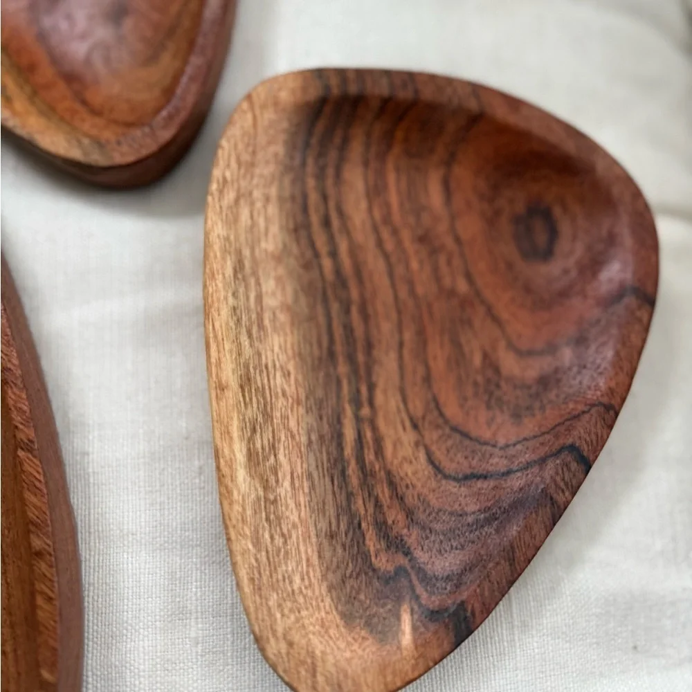 Sembla Set of 3 Wood Petal  triangular nesting Trays like new